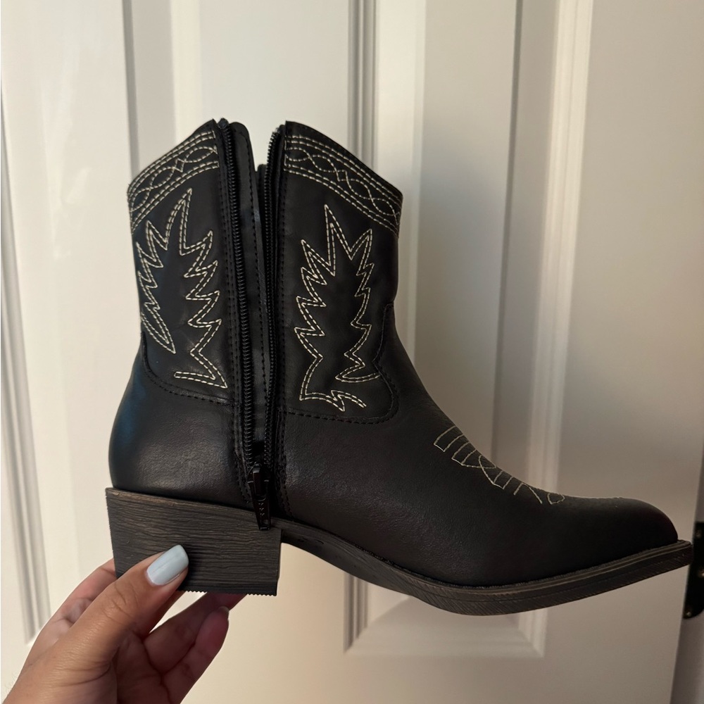 Anthropology Coconuts by Matisse Black Western Ankle Boots